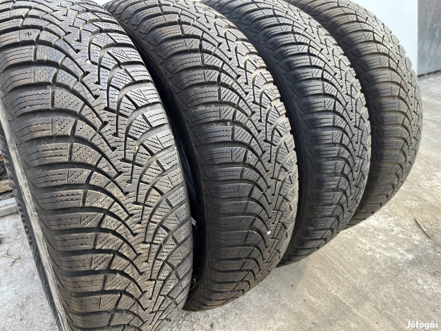 195/65 R15 Goodyear téli gumik