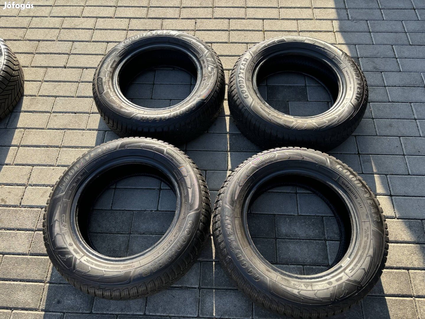 195/65 R15 Goodyear téligumi