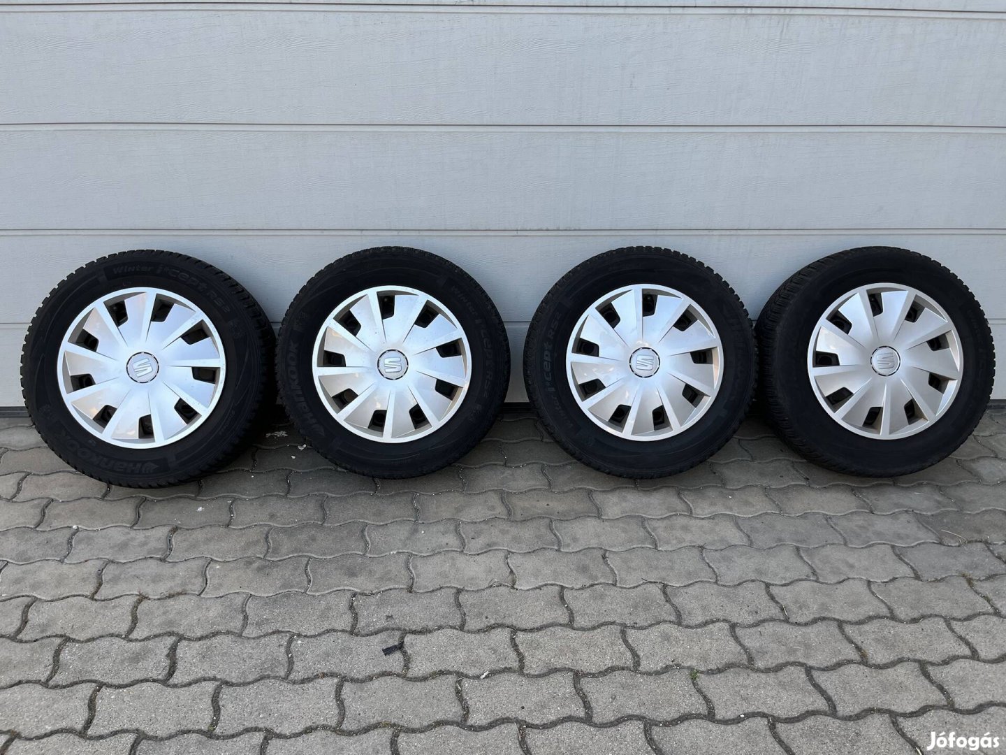 195/65 R15 Hankook téli lemezfelni,Seat dísztárcsa