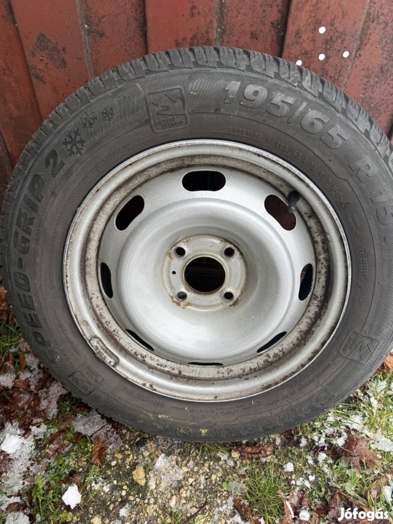 195/65 R15 Semperit Téligumi garn. Felnin eladó