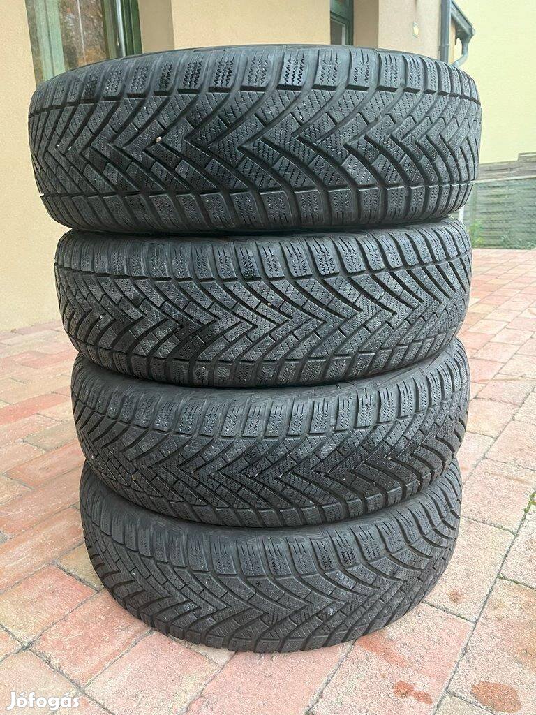 195/65 R15 Vredestein Wintrac téligumiszett 2021 6,5mm jó állapotban