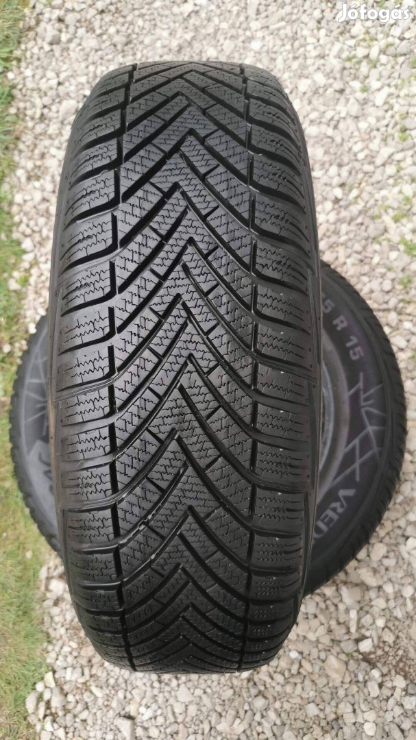 195/65 R15 Vredestein Wintrac téligumiszett 2022 7,7mm újszerű