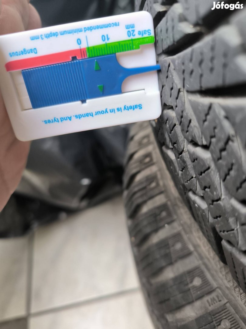 195/65 R15 téli gumi szett 4db 2018 Continental 