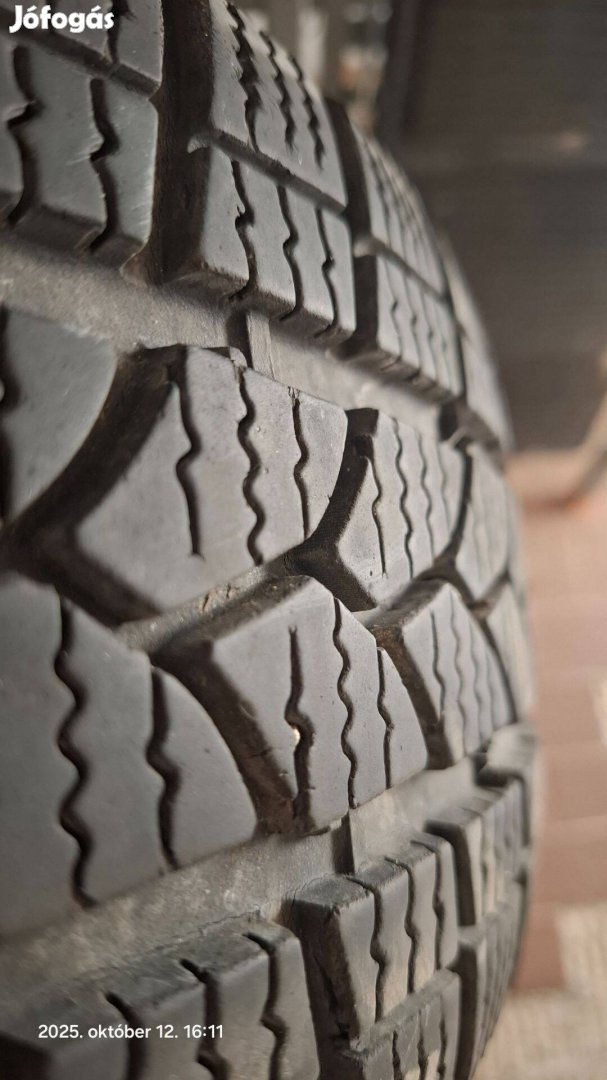 195/65 R15 téligumi
