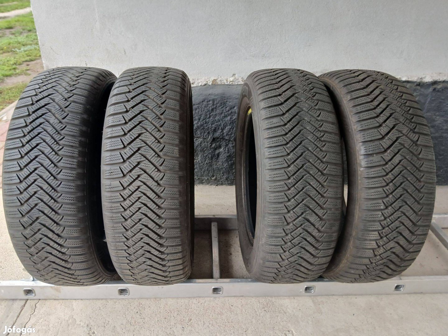 195/65 r15 Laufen fit+ téligumik !