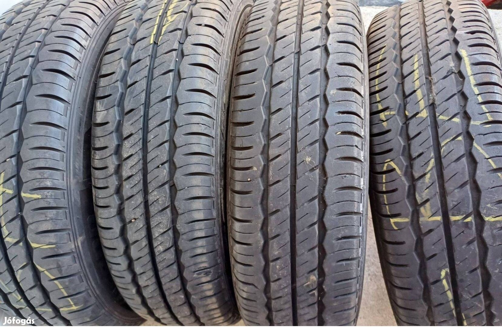 195/70R15C Laufenn kistgk nyárigumi garnitúra kitűnő állapotban eladó