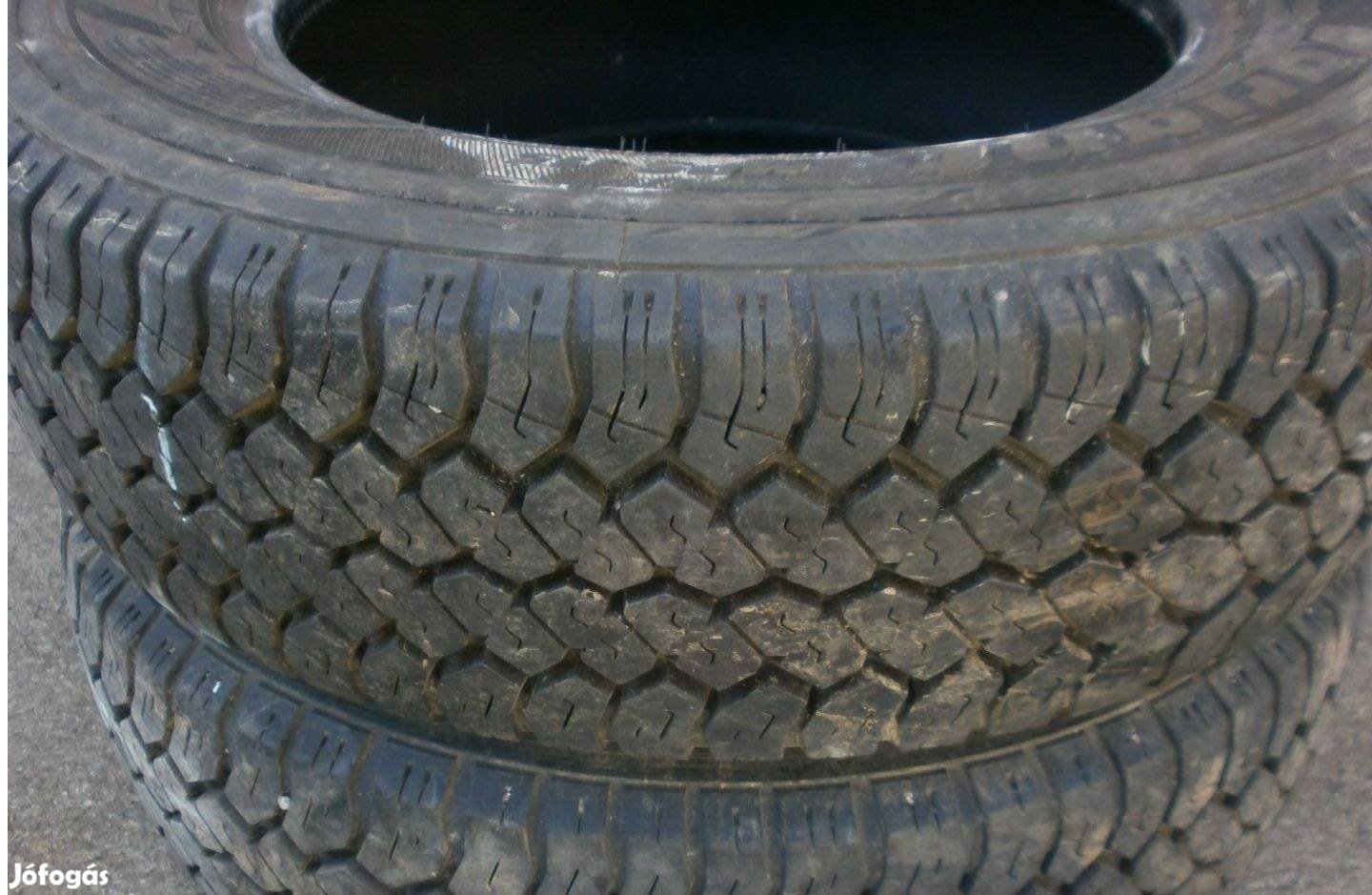 195/70 R15C kisteher nyárigumi 2 db
