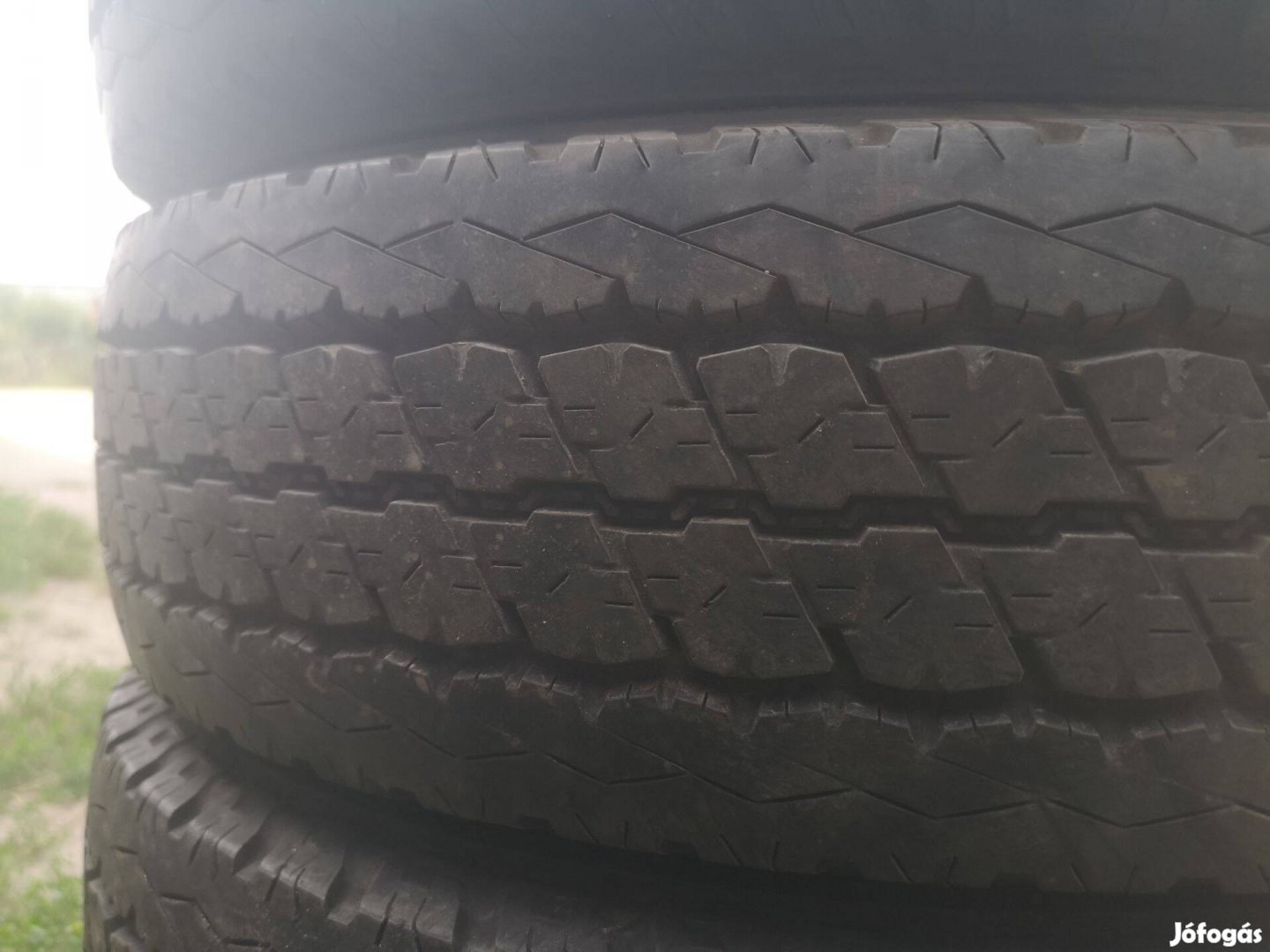 195/75R16C Kisteher nyárigumik Bridgestone