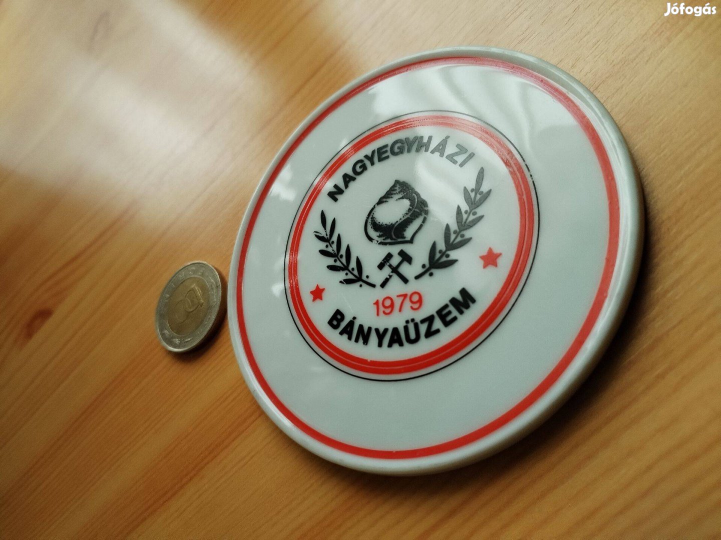 1979-es Nagyegyházi Bányaüzem Hollóházi porcelán plaketje