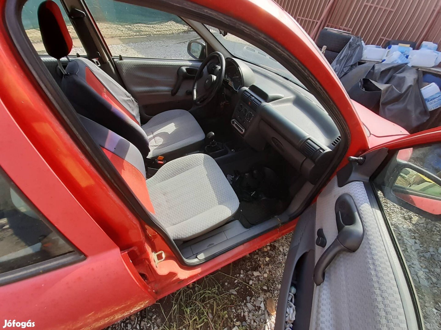 1995-ös 1.2b Opel corsa karosszéria elemek 