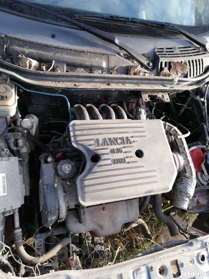 1996-os Lancia Y meg maradt alkatrészek