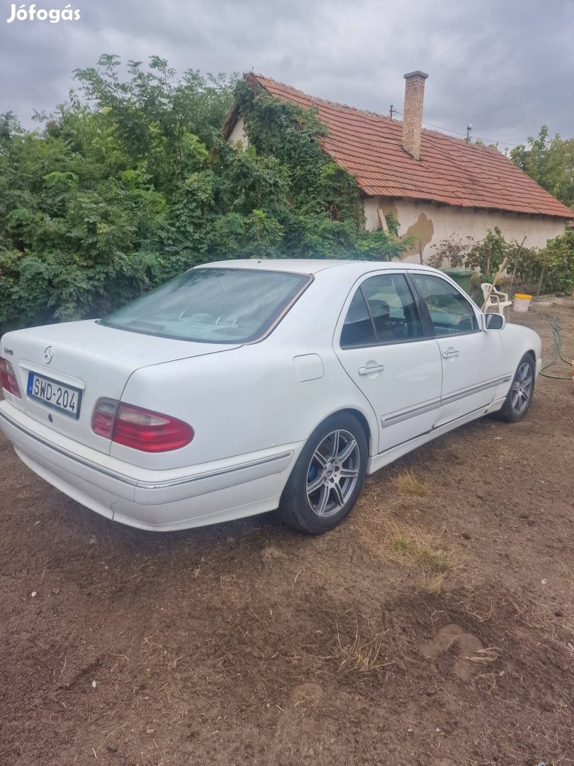 1999 Mercedes-benz e240 alkatrésznek 