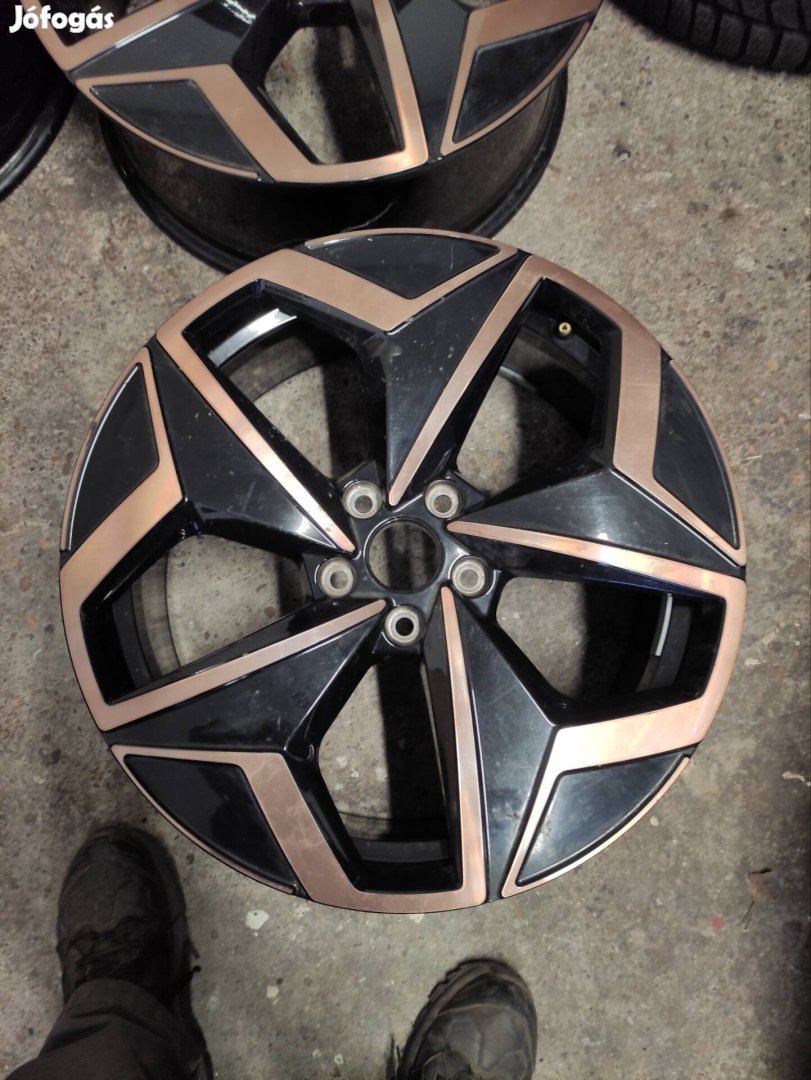 19" 19 5x112 VW gyári alufelni 185eft/4db