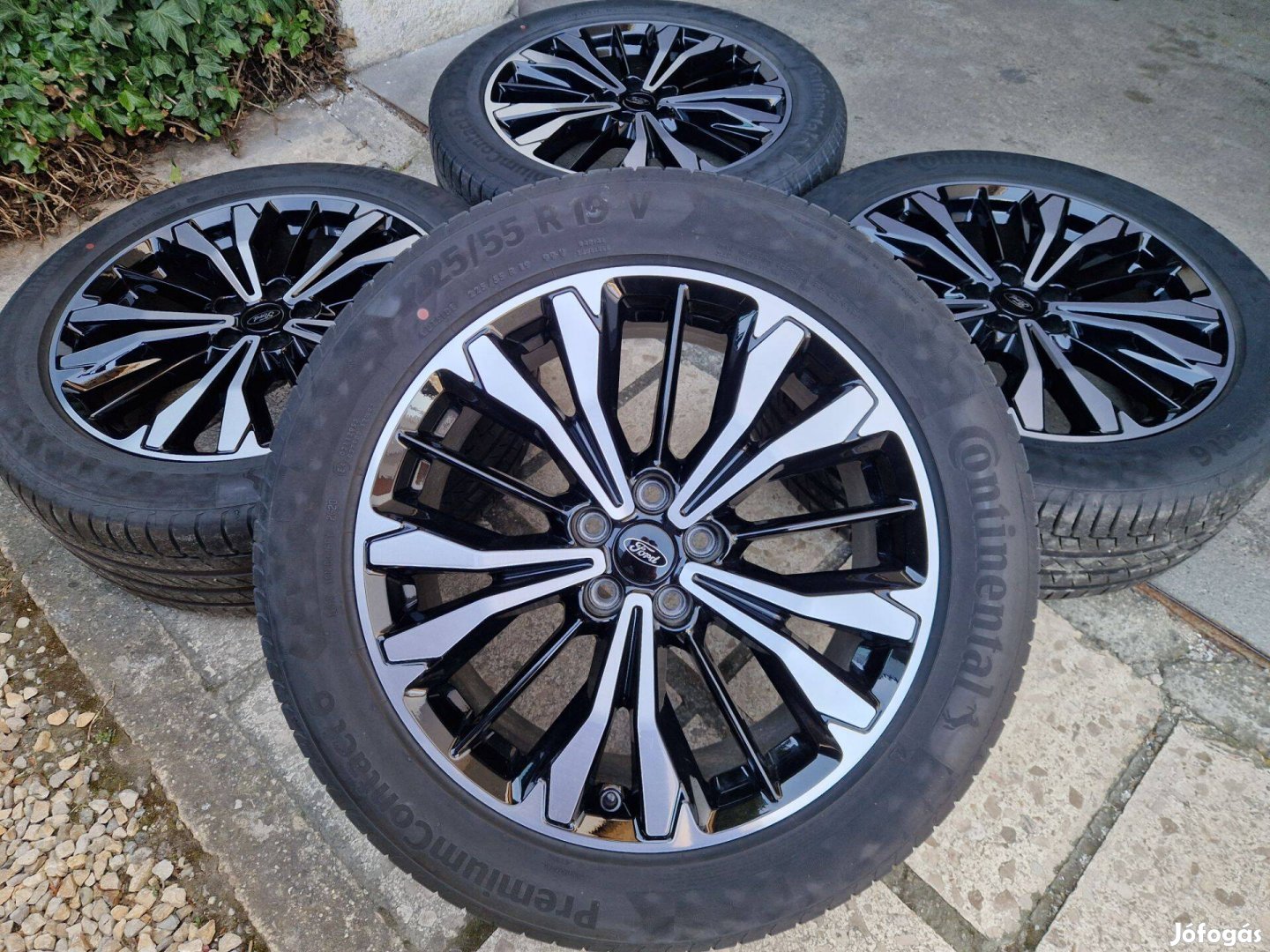 19" gyári Ford Kuga alufelni garnitúra Continental gumikkal 19 felni