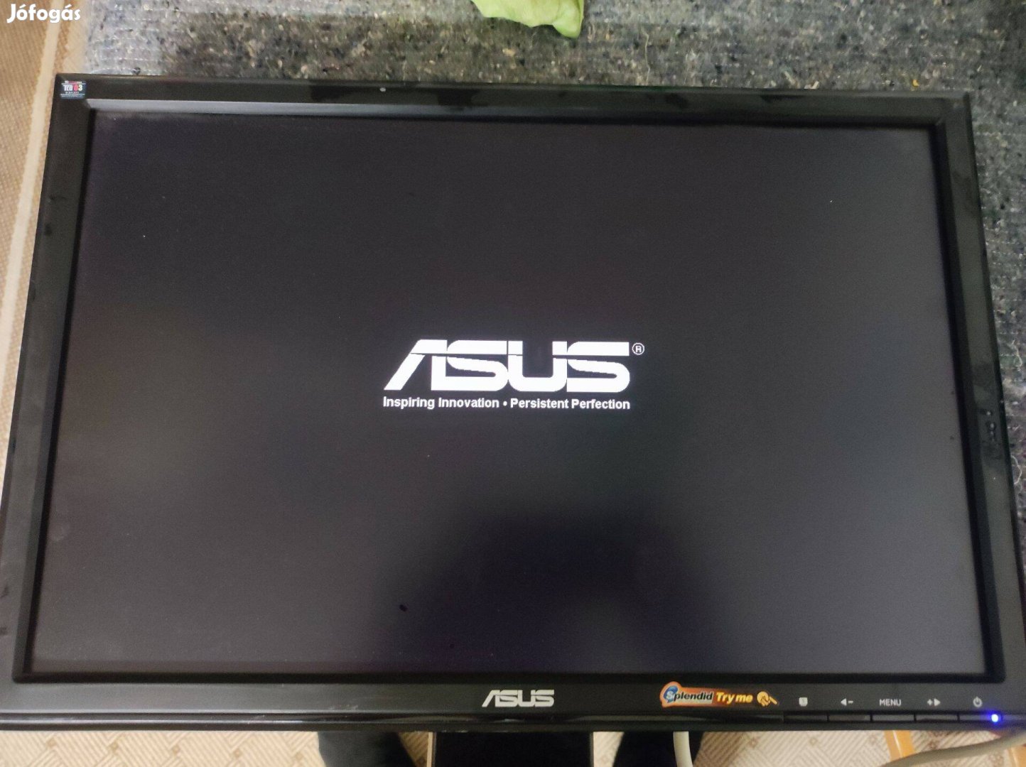 19-os monitor. 5 darab.Használt. D-sub csatlakozós.