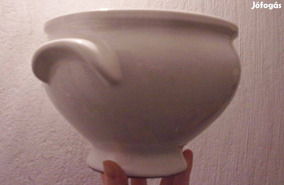 19 cm átmérőjű kerámia kaspó Újpest központ közelében