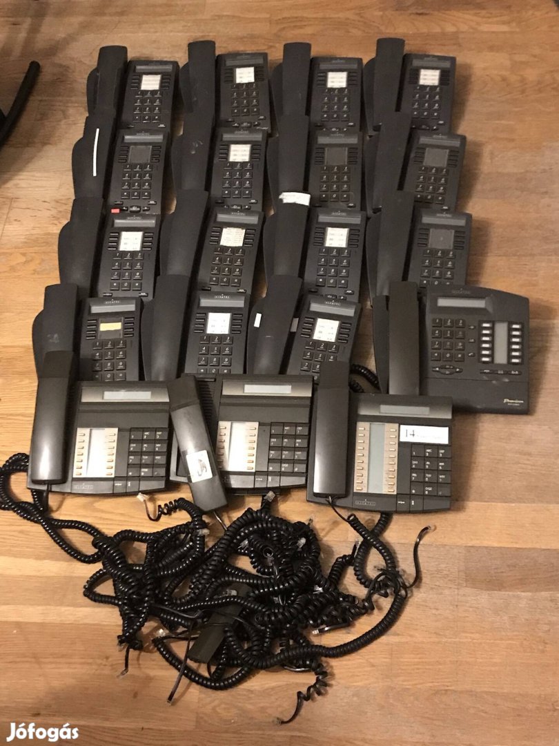 19 darab vezetékes telefon együtt eladó