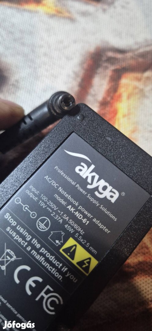 19v 45w notebook adapter 