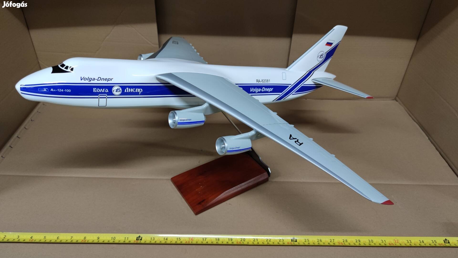1/100 Antonov An-124 Repülőgép modell 