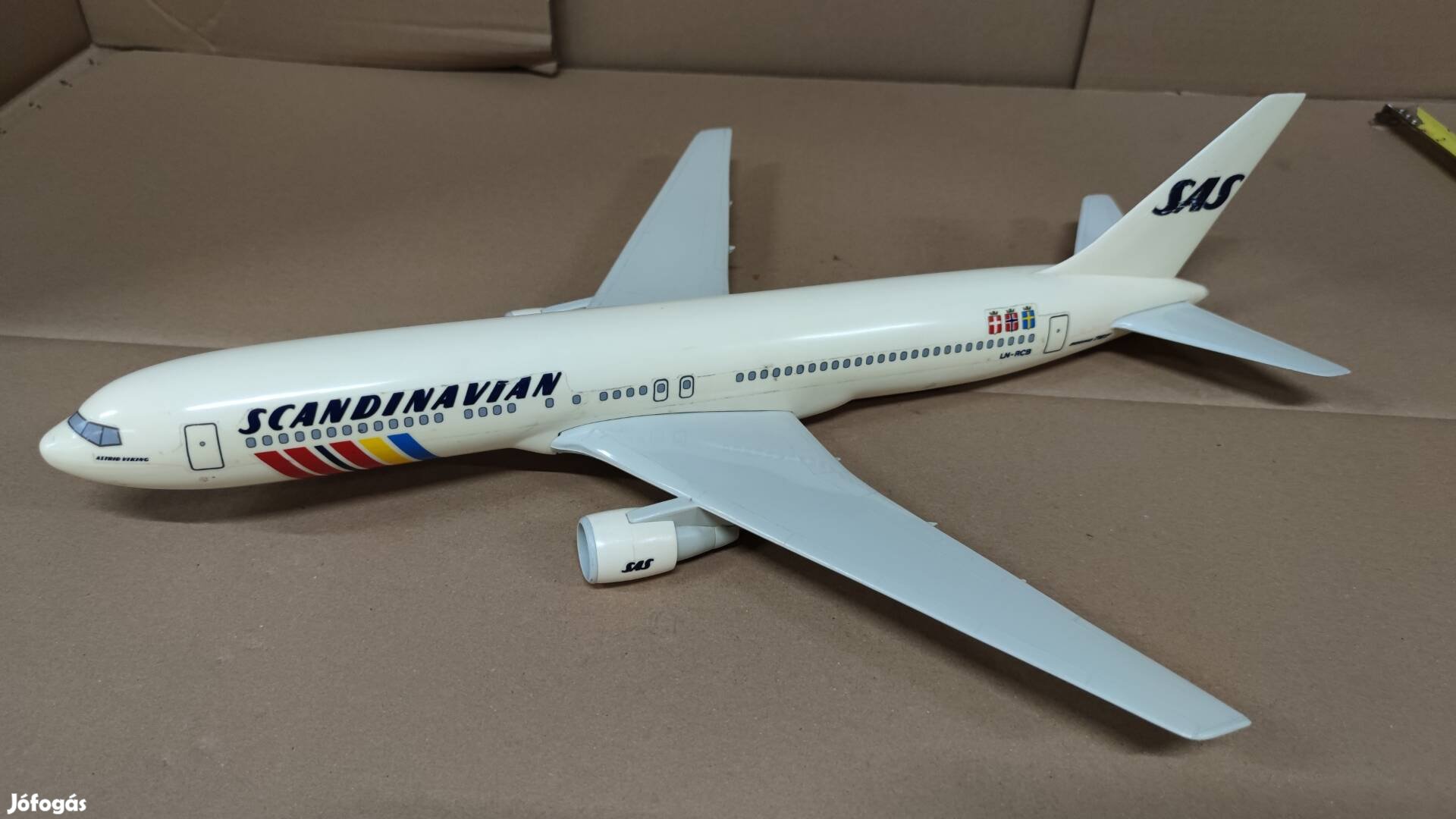 1/100 SAS Boeing 767 Repülőgép modell 