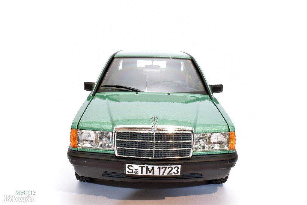 1:18 1982 Mercedes 190E nyitható autómodell 1/18 Mercedes-Benz 190