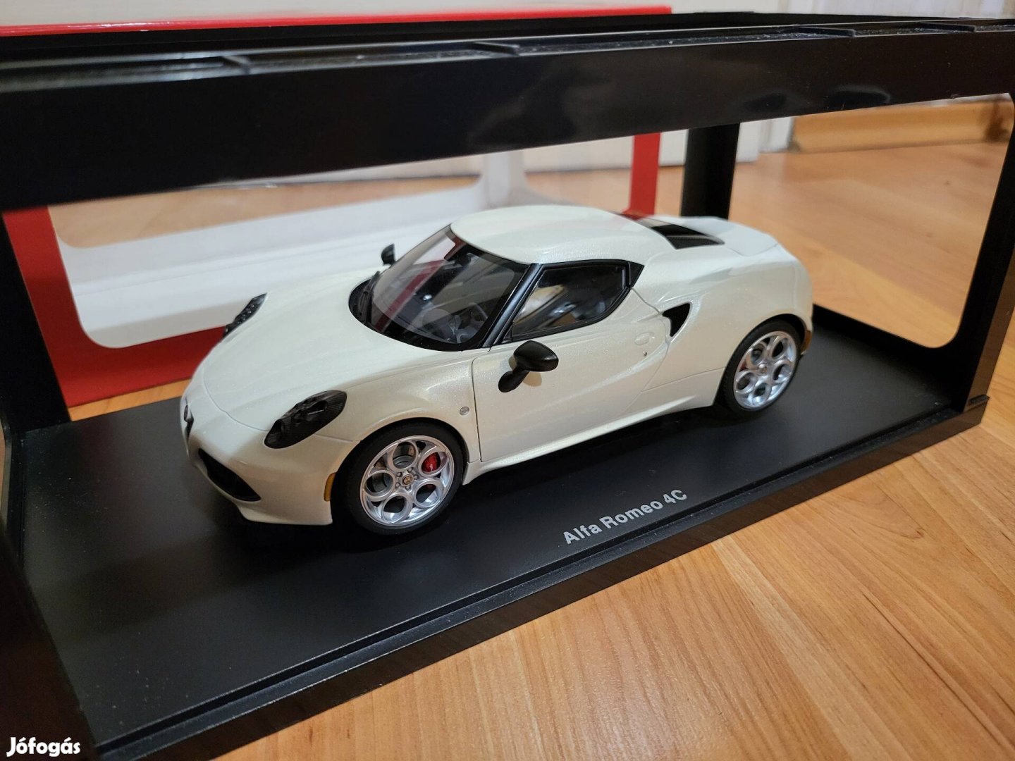 1:18 1/18 Autoart Alfa Romeo 4C modellautó