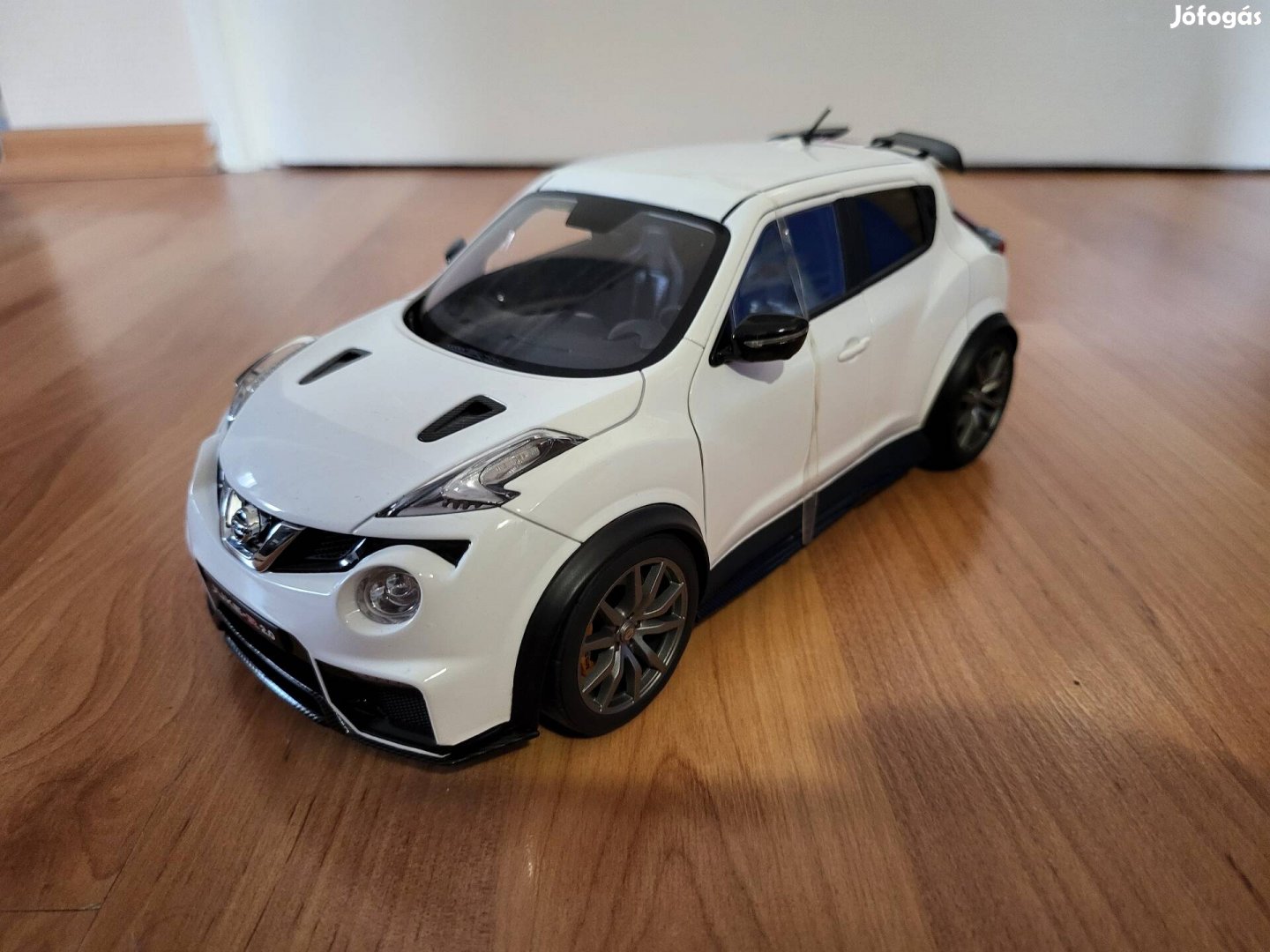 1:18 1/18 Autoart Nissan Juke modellautó