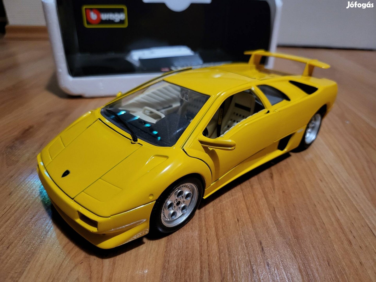 1:18 1/18 Burago Lamborghini Diablo modellautó sárga és piros