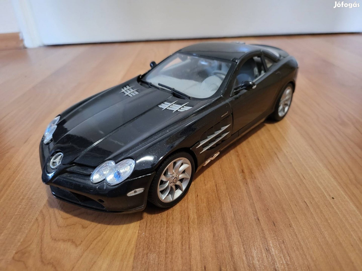 1:18 1/18 Maisto Mercedes SLR modellautó
