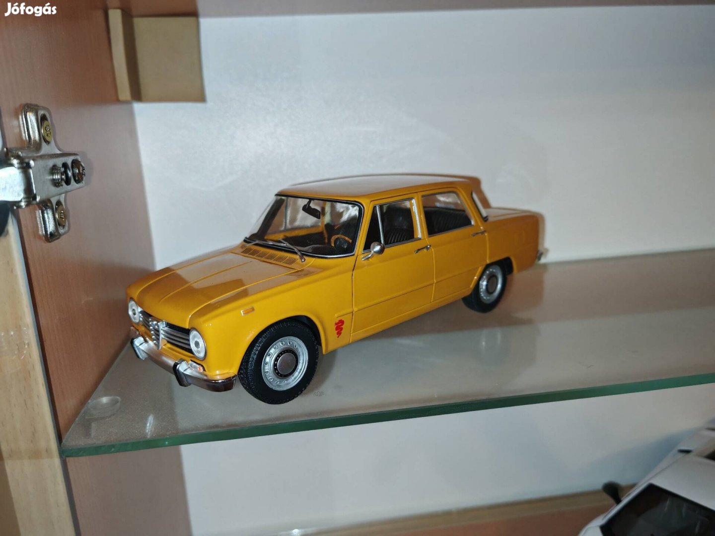 118 118 Minichamps Alfa Romeo Giulia 1300 modellautó