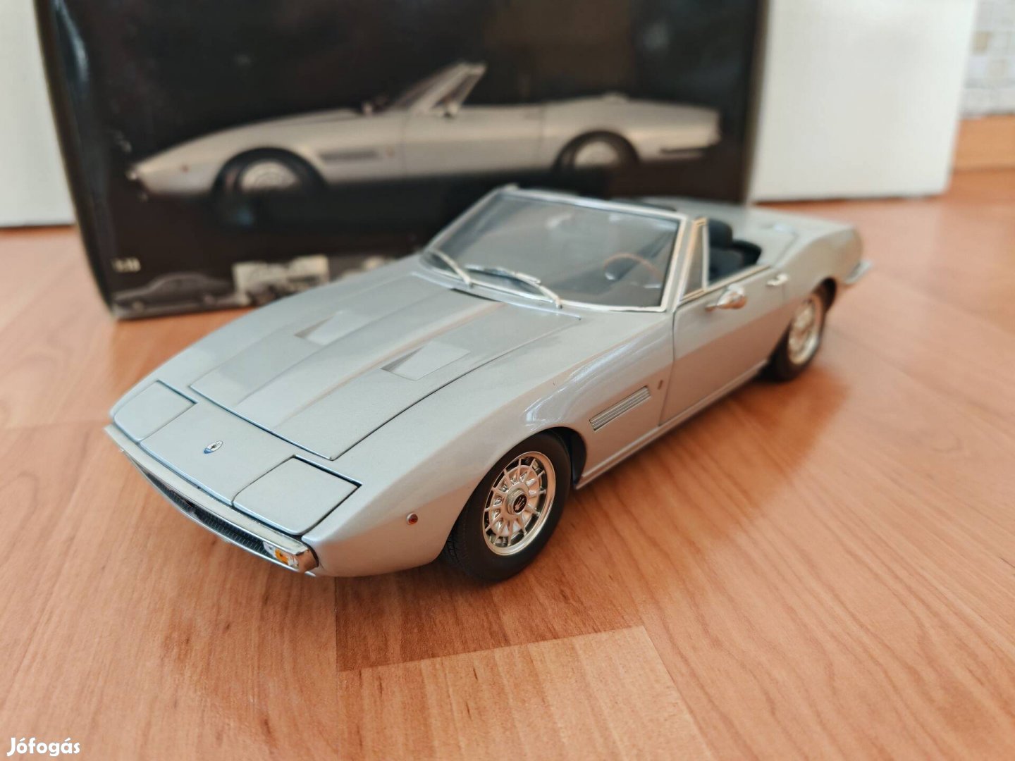 118 118 Minichamps Maserati Ghibli Spyder 1970 modellautó