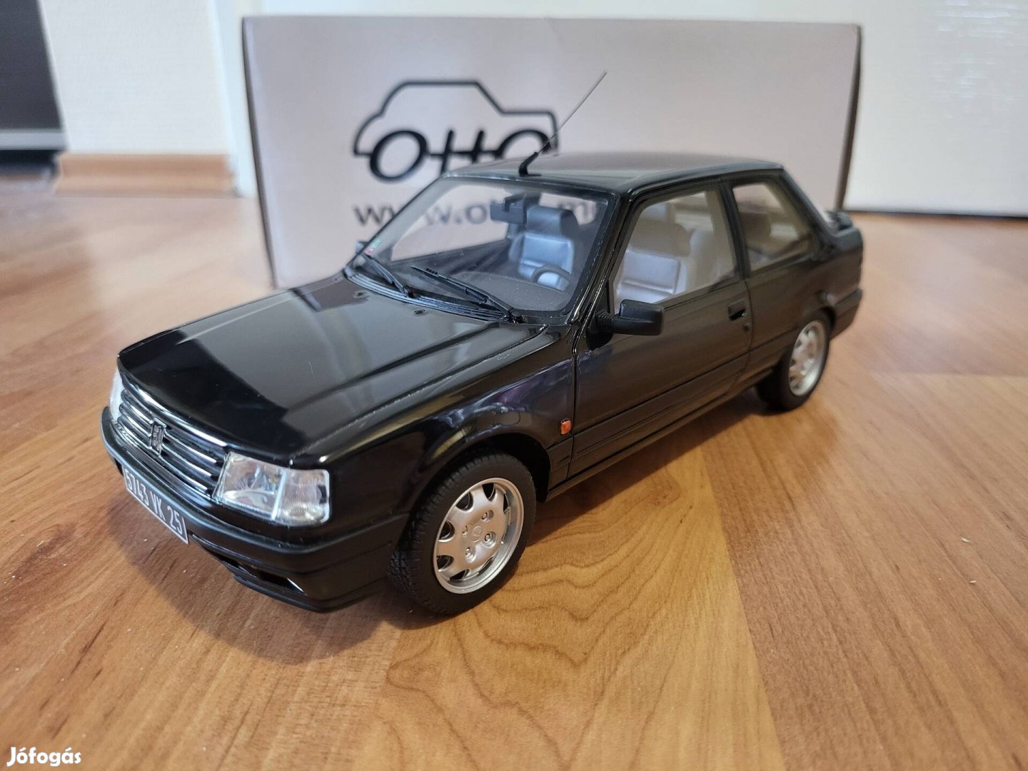 1:18 1/18 Ottomobile Peugeot 309 modellautó