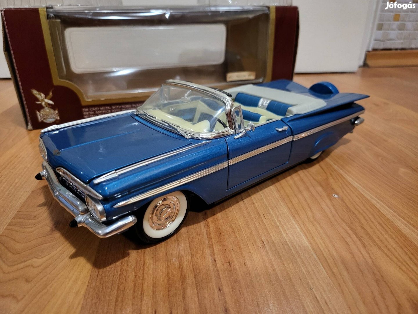 1:18 1/18 Road Legends Chevrolet Impala 1959 modellautó