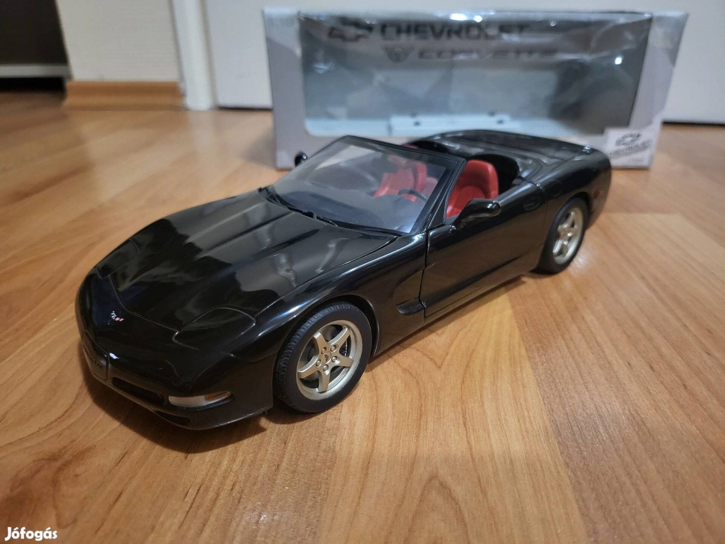 1:18 1/18 UT Model Chevrolet Corvette modellautó