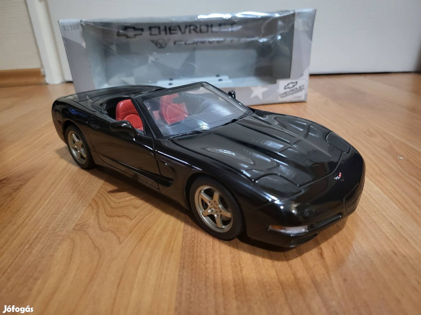 1:18 1/18 UT Model Chevrolet Corvette modellautó 
