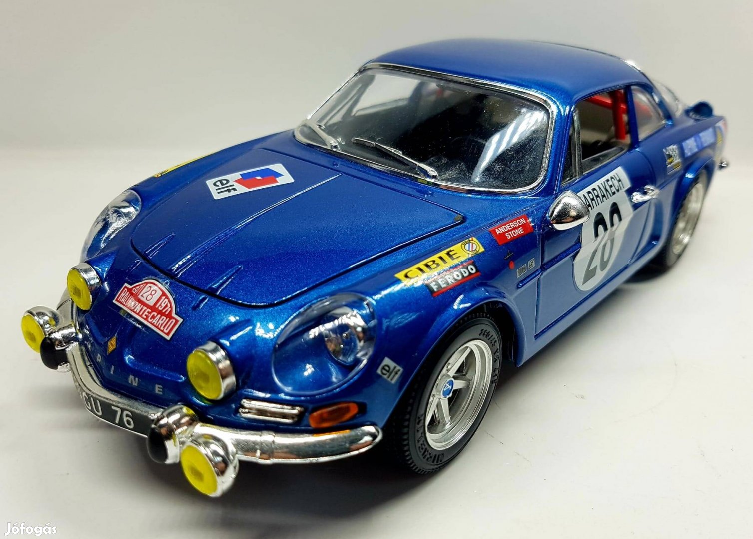 1/18 Alpine A110 Burago kiadású autómodell 