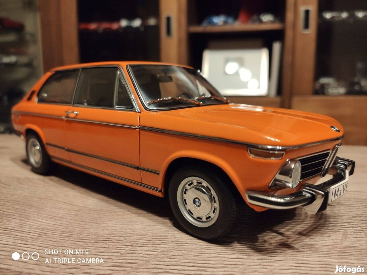 1:18 Autoart BMW 2000 tii Touring AUT 70682 Inka Orange