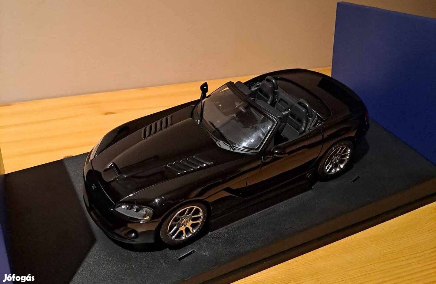 1:18 Autoart Dodge Viper SRT-10 modell