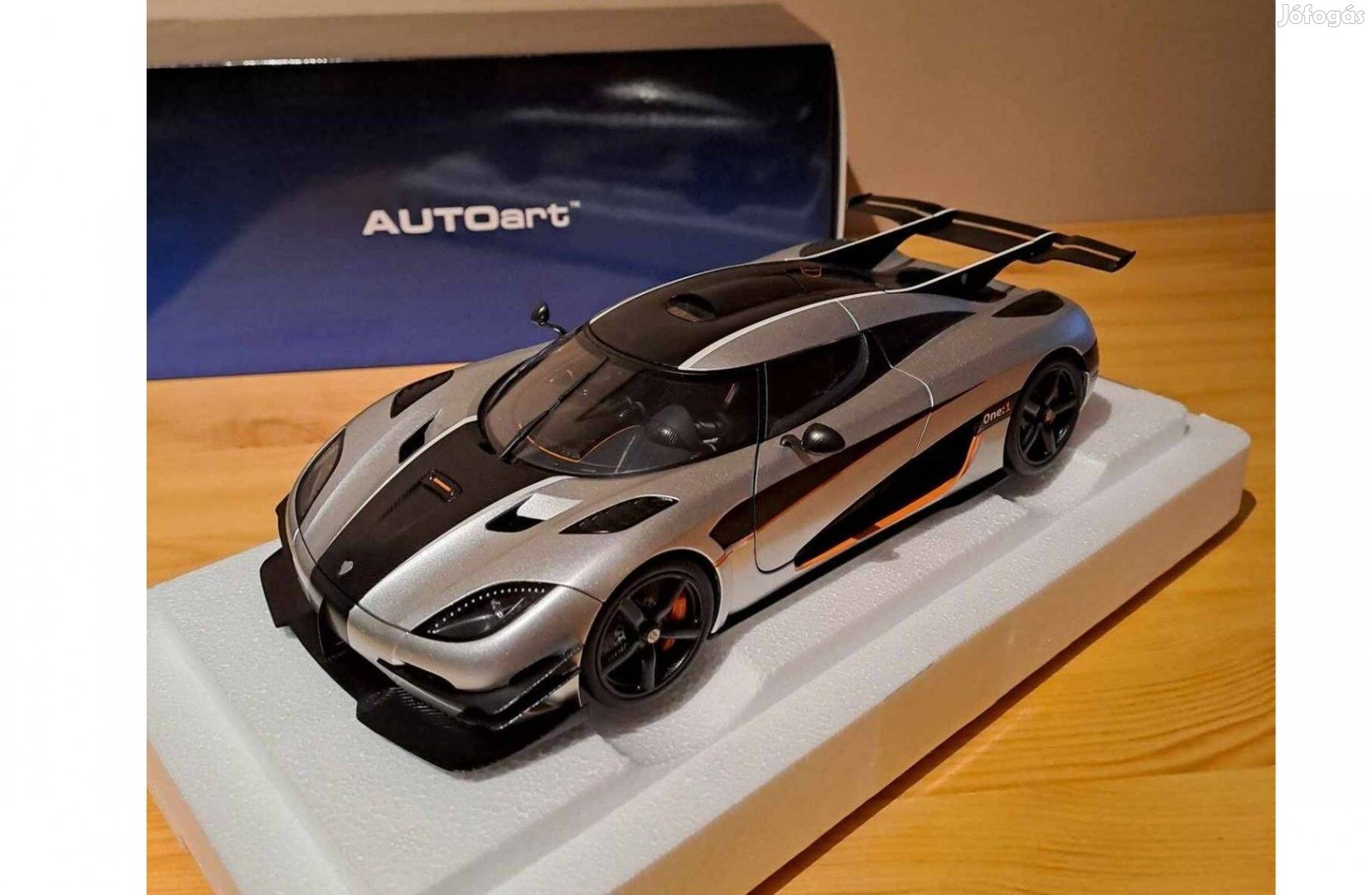 1:18 Autoart Koenigsegg One:1 modell