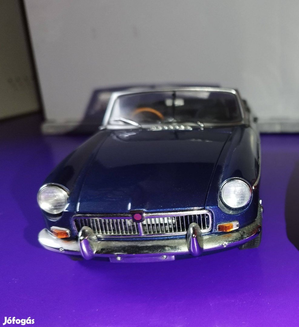 118 Autoart MGB MK II - Cabrio - modellautó