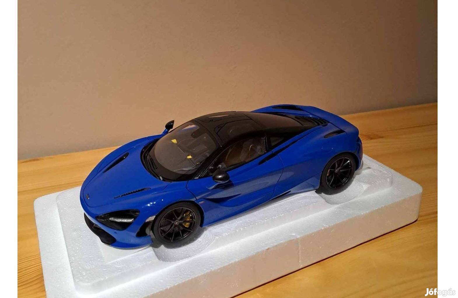 1:18 Autoart Mclaren 720S modell