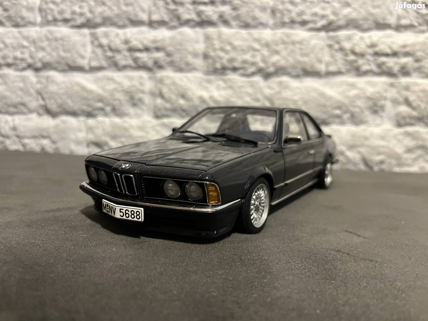 118 BMW 635 CSi e24 Autoart 118 autó Modell