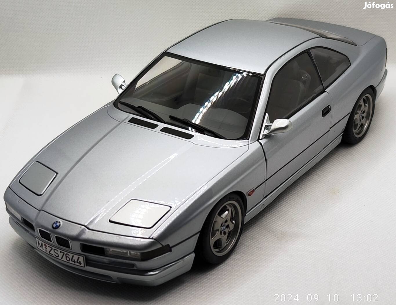 1/18 BMW 850 CSI (E31) Solido kiadású autómodell 