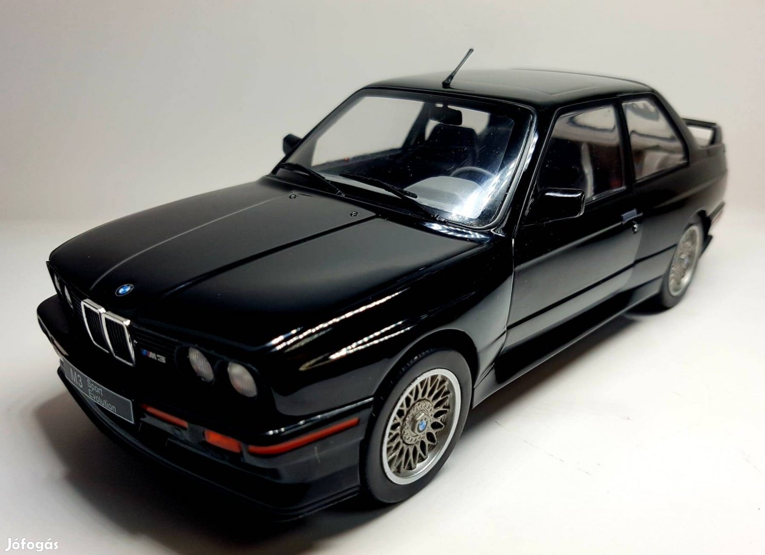 1/18 BMW E30 Solido kiadású autómodell 