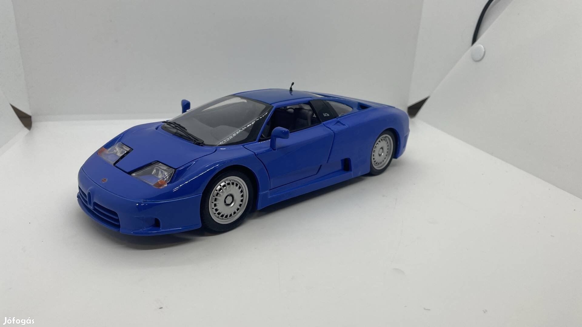 1:18 Bugatti EB110