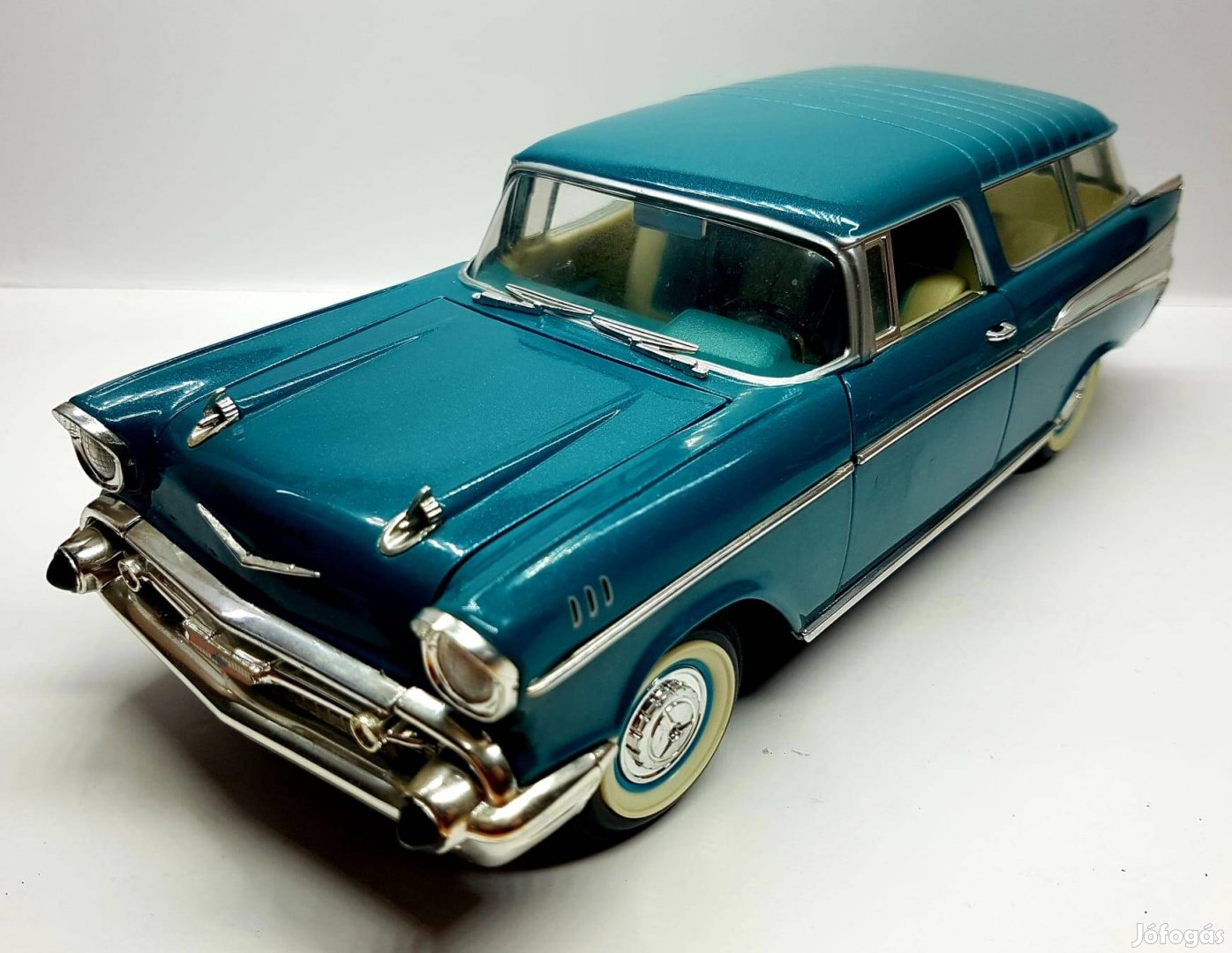 1/18 Chevrolet Nomad Roadlegends kiadású autómodell 