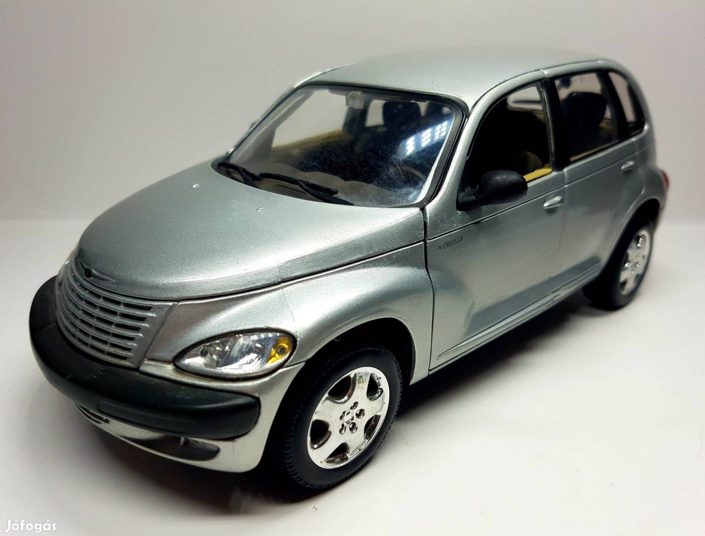 1/18 Chrysler PT Cruiser Maisto kiadású autómodell 