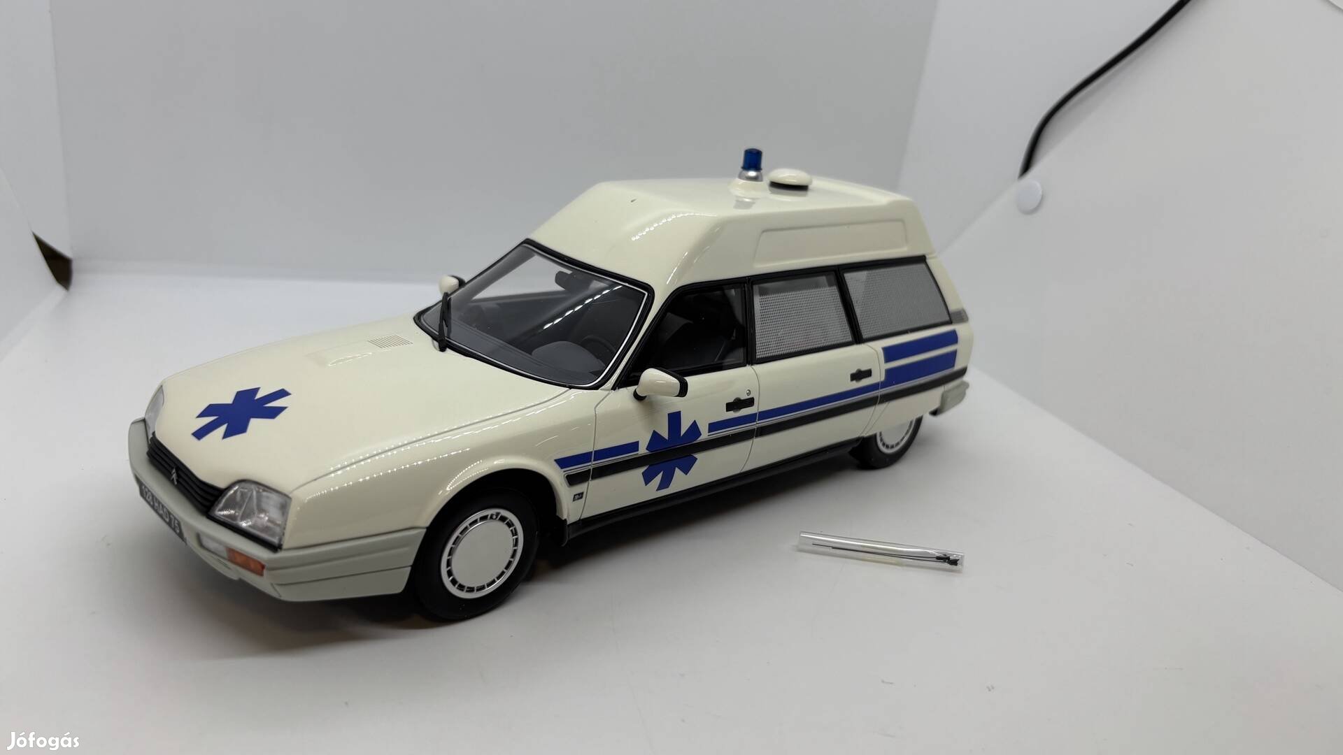 1:18 Citroen CX Break Ambulance