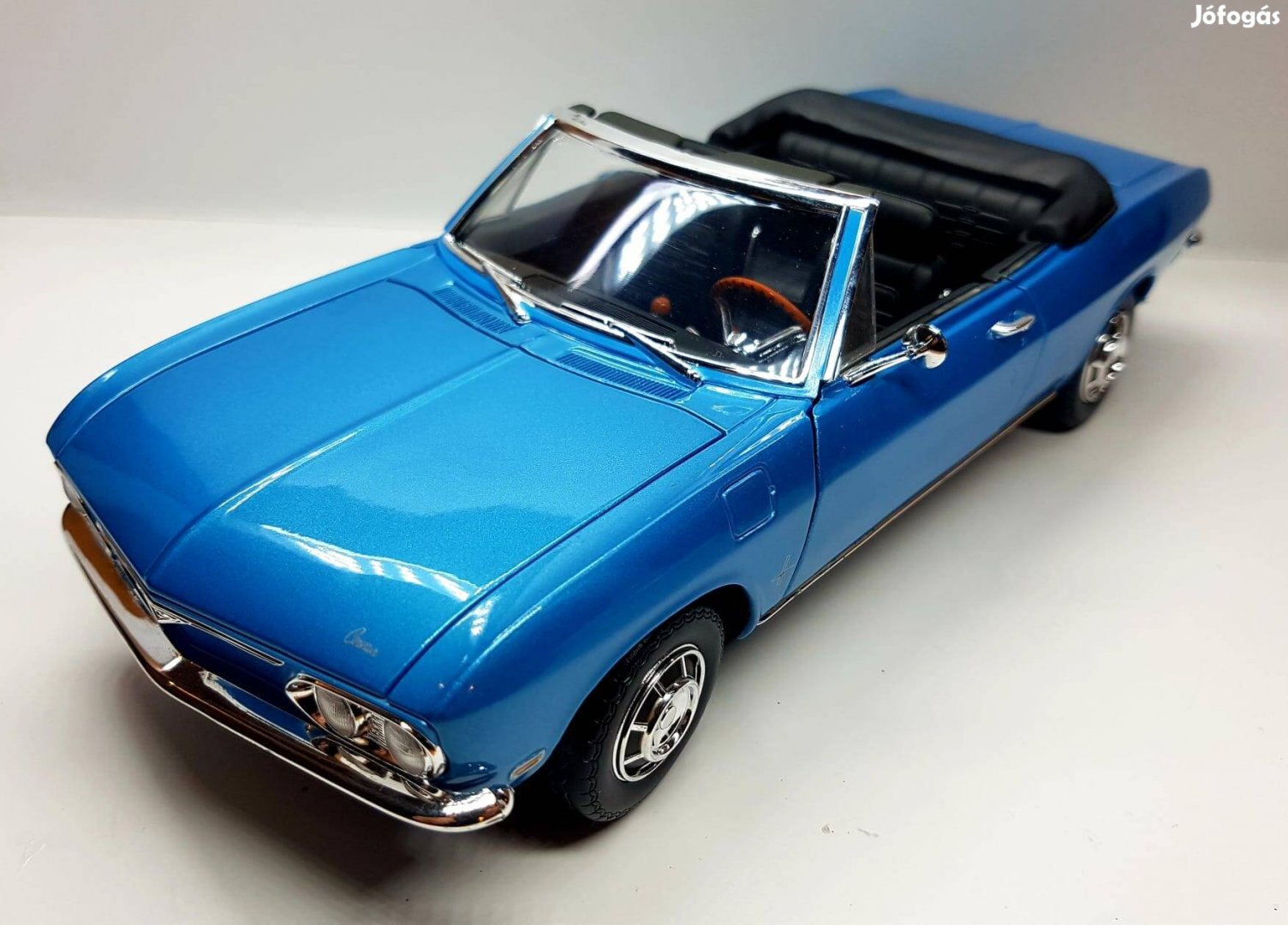 1/18 Corvair Monza Roadsignature kiadású autómodell 