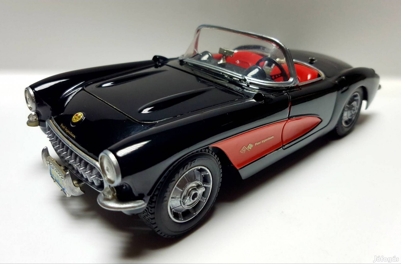 1/18 Corvette Burago kiadású autómodell 